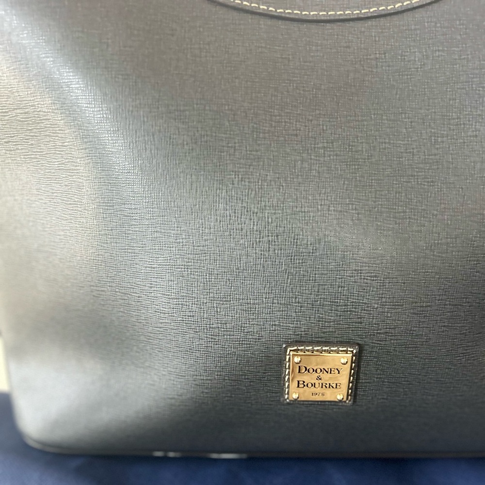 Dooney & Bourke Leather Bag | Classic Minimalist | Everyday designer |NWT - Picture 4 of 9